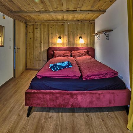 Uelis-Stoeckli-Gaestezimmer Auf Bauernhof Mit Billiard Und Alpakatrekking Meikirch Extérieur photo